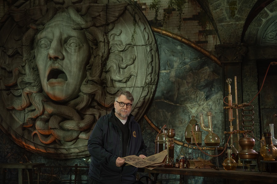 FRANKENSTEIN: Regizorul Guillermo del Toro Cr. John Wilson/Netflix © 2025