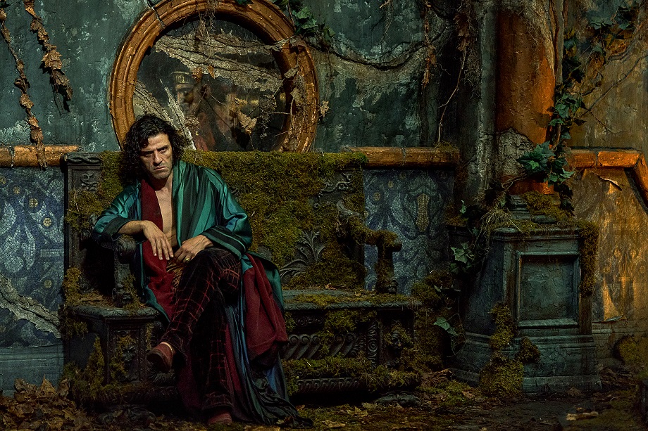 FRANKENSTEIN: Victor Frankenstein (Oscar Isaac)