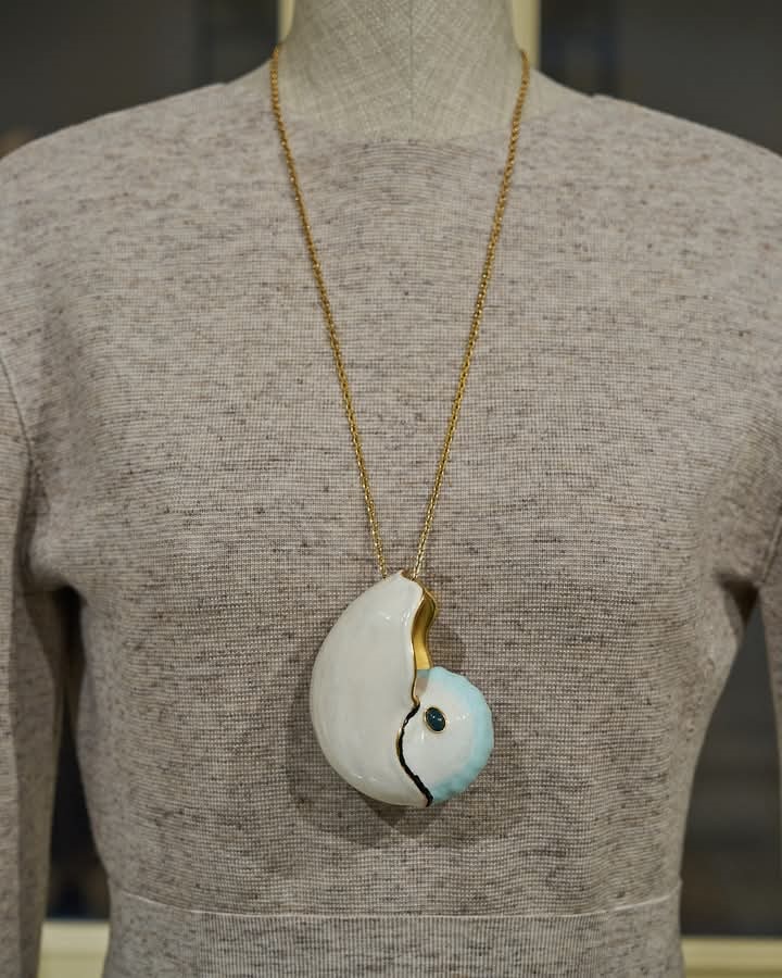 Bijuterii 2026: scoicile în trend în accesorii Loro Piana Sursa foto: Facebook Loro Piana