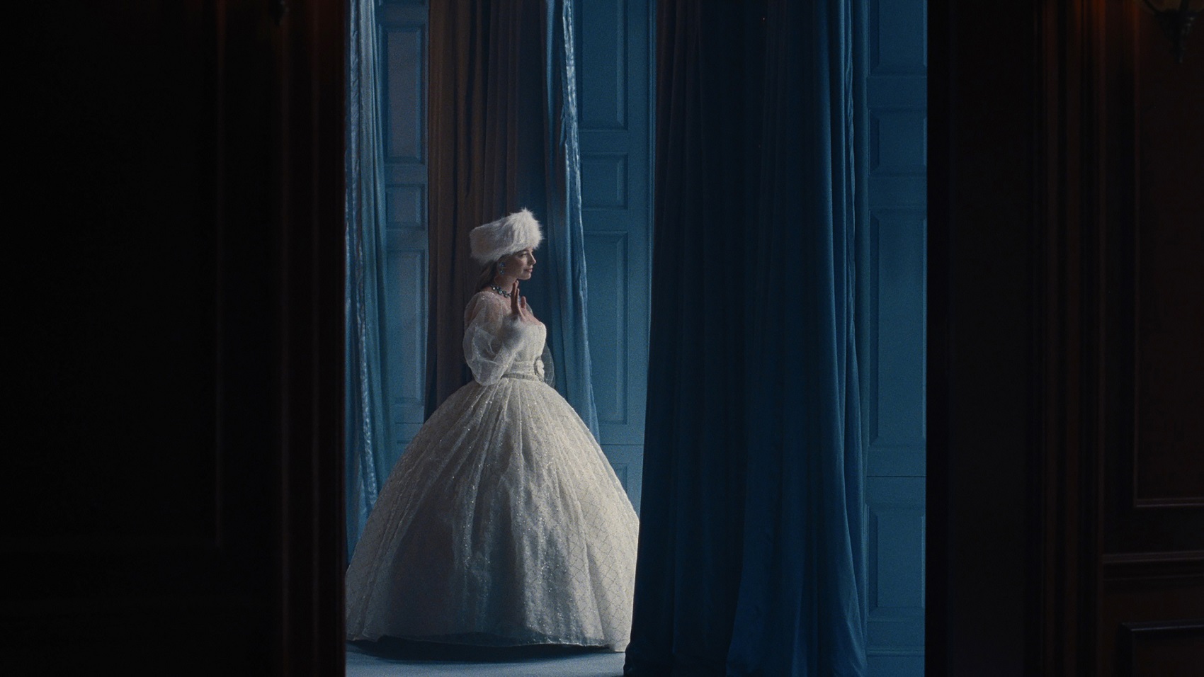 Costumele din filmul „Wuthering Heights”, regizat de Emerald Fennell, Margot Robbie în Cathy Earnshaw Sursa foto:Vertical Entertainment