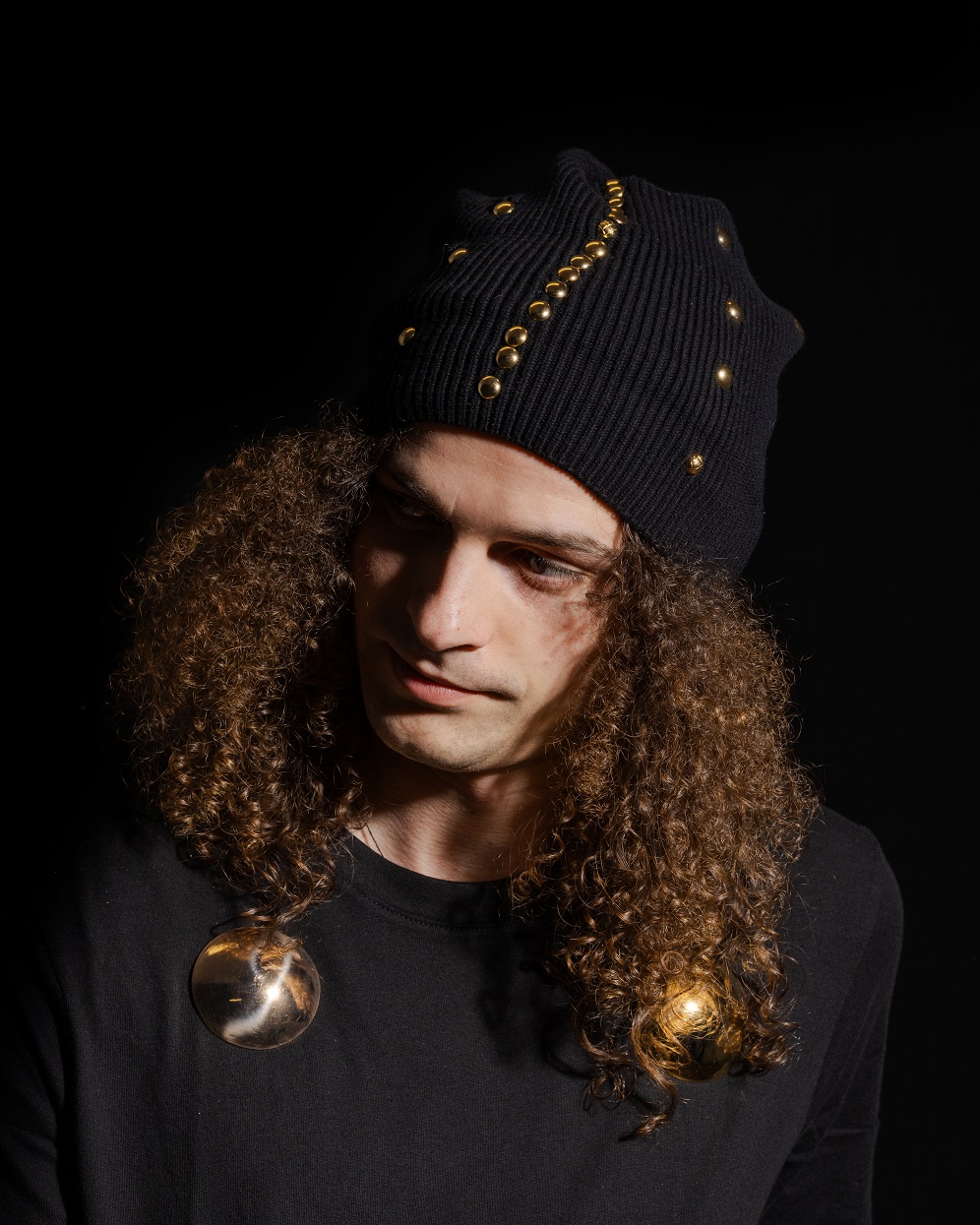 PROTO DANDY Când antichitatea întâlnește moda masculină modernă Sursa foto: Paul Popa