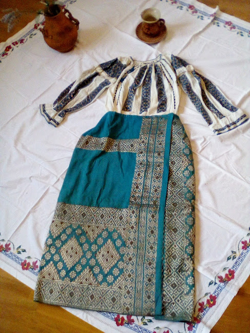 IA și costumul cusute de mâinile Zamfirei