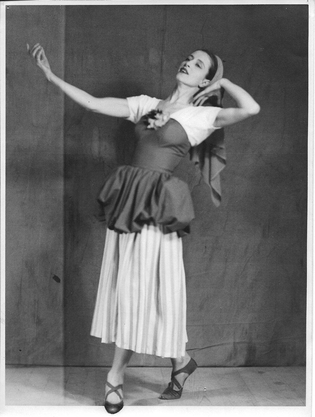 Marthe Lebherz dansând, fotograf anonim, colecție privată